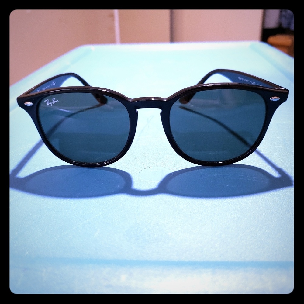 Ray-Ban unisex Highstreet 4259 black sunglasses